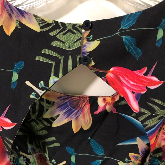 Sans Souci Dress - Picture 9 of 11